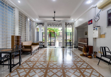 7 Bedroom Guesthouse  For Rent - Sala Kamreuk, Siem Reap thumbnail
