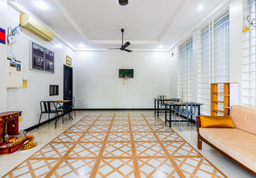 7 Bedroom Guesthouse  For Rent - Sala Kamreuk, Siem Reap thumbnail