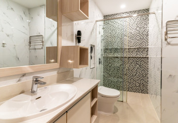 1 Bedroom Serviced Apartment For Rent - BKK1, Phnom Penh thumbnail