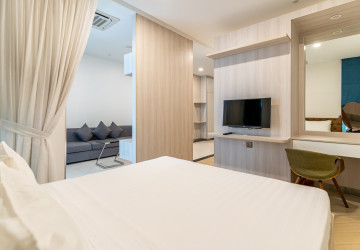 1 Bedroom Serviced Apartment For Rent - BKK1, Phnom Penh thumbnail
