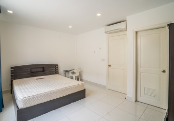 4 Bedroom Flat For Rent  - Sen Sok, Phnom Penh thumbnail