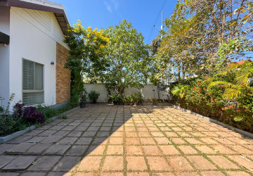 3 Bedroom House For Rent - Svay Thom, Siem Reap thumbnail