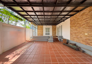 3 Bedroom House For Rent - Svay Thom, Siem Reap thumbnail