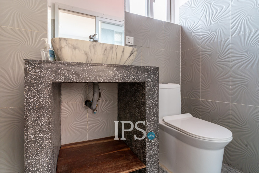 Renovated 2 Bedroom Apartment For Rent - Beoung Raing, Phnom Penh