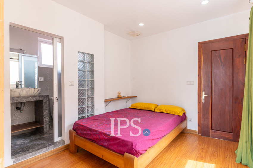 Renovated 2 Bedroom Apartment For Rent - Beoung Raing, Phnom Penh