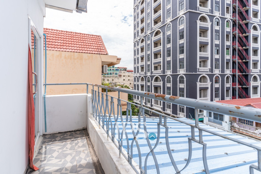 Renovated 2 Bedroom Apartment For Rent - Beoung Raing, Phnom Penh