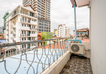 Renovated 2 Bedroom Apartment For Rent - Beoung Raing, Phnom Penh thumbnail