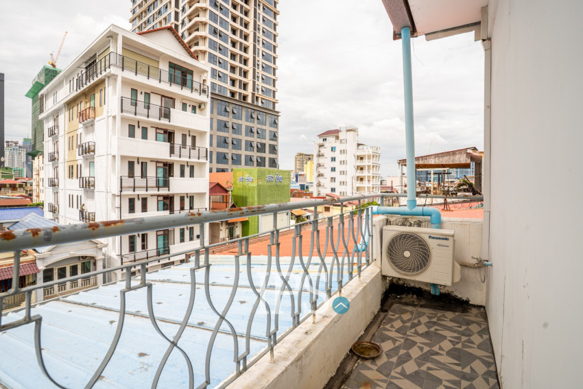 Renovated 2 Bedroom Apartment For Rent - Beoung Raing, Phnom Penh