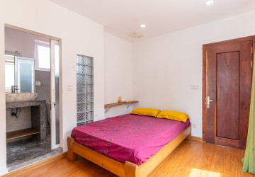 Renovated 2 Bedroom Apartment For Rent - Beoung Raing, Phnom Penh thumbnail