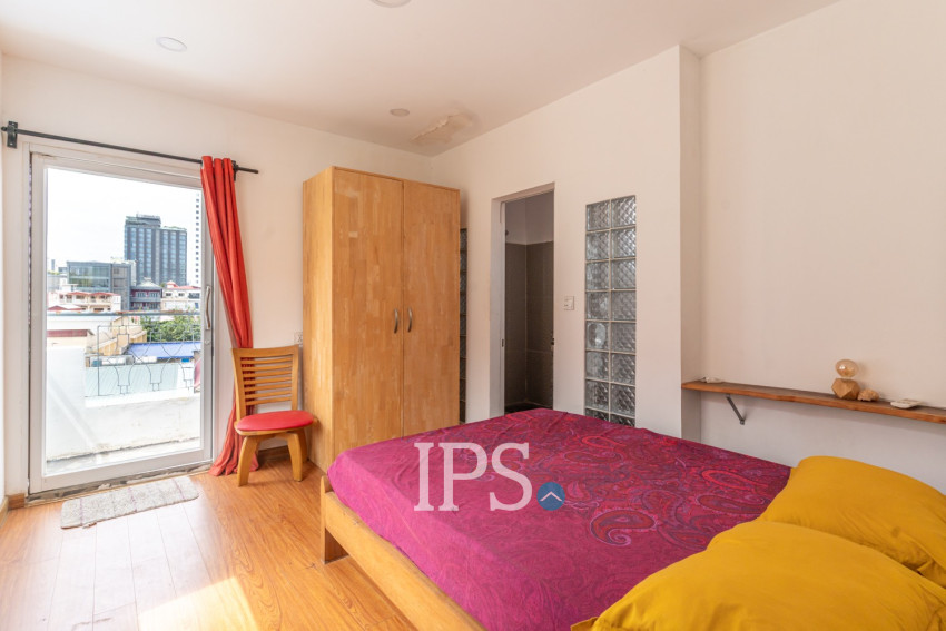 Renovated 2 Bedroom Apartment For Rent - Beoung Raing, Phnom Penh