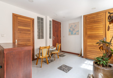 Renovated 2 Bedroom Apartment For Rent - Beoung Raing, Phnom Penh thumbnail