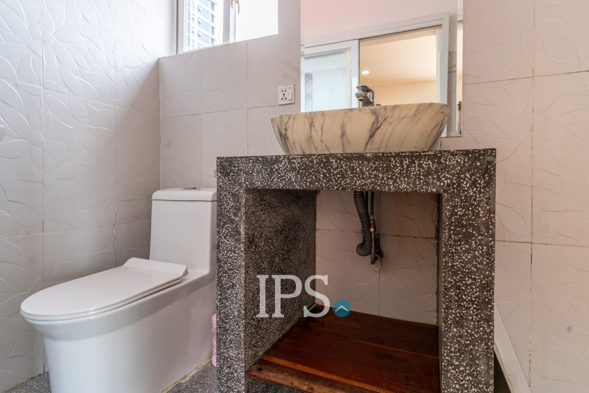 Renovated 2 Bedroom Apartment For Rent - Beoung Raing, Phnom Penh