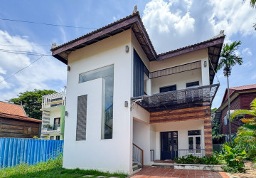 4 Bedroom House For Rent - Slor Kram, Siem Reap thumbnail