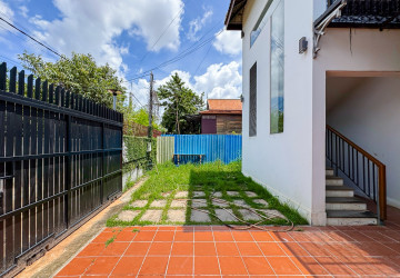 4 Bedroom House For Rent - Slor Kram, Siem Reap thumbnail