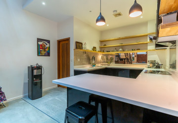 2 Bedroom Townhouse For Rent - Chakto Mukh, Phnom Penh thumbnail