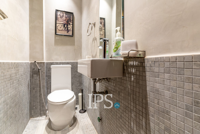 2 Bedroom Townhouse For Rent - Chakto Mukh, Phnom Penh