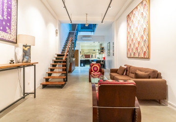 2 Bedroom Townhouse For Rent - Chakto Mukh, Phnom Penh thumbnail