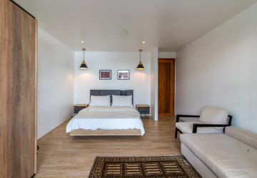 2 Bedroom Townhouse For Rent - Chakto Mukh, Phnom Penh thumbnail