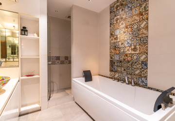 2 Bedroom Townhouse For Rent - Chakto Mukh, Phnom Penh thumbnail