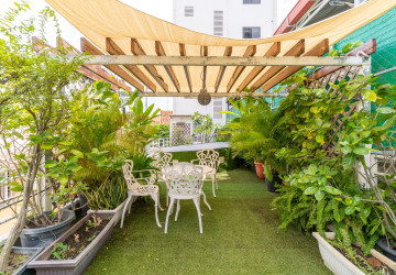 2 Bedroom Townhouse For Rent - Chakto Mukh, Phnom Penh thumbnail