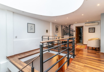 2 Bedroom Townhouse For Rent - Chakto Mukh, Phnom Penh thumbnail