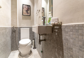 2 Bedroom Townhouse For Rent - Chakto Mukh, Phnom Penh thumbnail