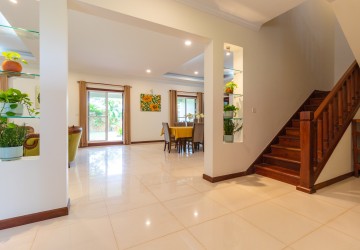 4 Bedroom Villa For Rent - Yen Dy II, Svay Dangkum, Siem Reap thumbnail