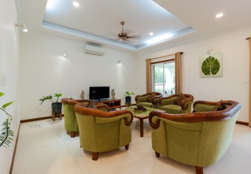 4 Bedroom Villa For Rent - Yen Dy II, Svay Dangkum, Siem Reap thumbnail