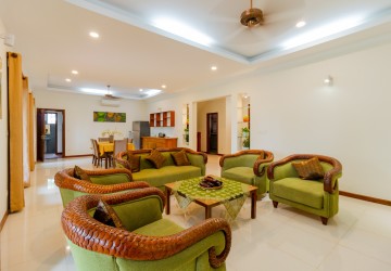 4 Bedroom Villa For Rent - Yen Dy II, Svay Dangkum, Siem Reap thumbnail