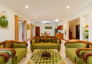 4 Bedroom Villa For Rent - Yen Dy II, Svay Dangkum, Siem Reap thumbnail