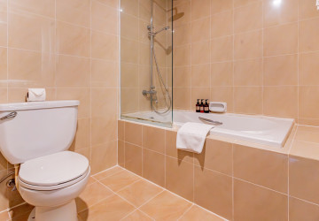 3 Bedroom Serviced Apartment For Rent - Chakto Muk, Phnom Penh thumbnail