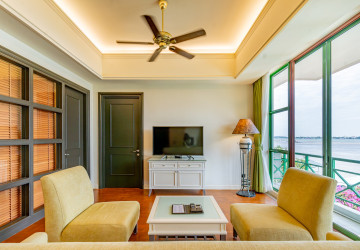 3 Bedroom Serviced Apartment For Rent - Chakto Muk, Phnom Penh thumbnail