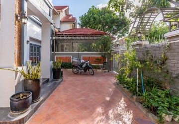 5 Bedroom Villa For Rent, Borey Sopheak Mangkol - Chroy Changvar, Phnom Penh thumbnail