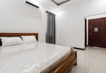 2 Bedroom Villa For Rent - Kandaek, Siem Reap thumbnail