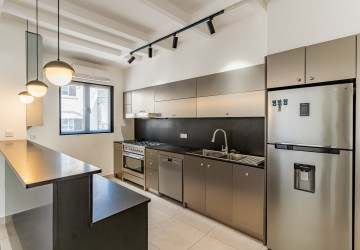 Renovated Duplex 3 Bedroom For Rent - Phsar Kandal 1, Phnom Penh thumbnail