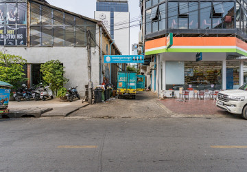 Renovated Duplex 3 Bedroom For Rent - Phsar Kandal 1, Phnom Penh thumbnail