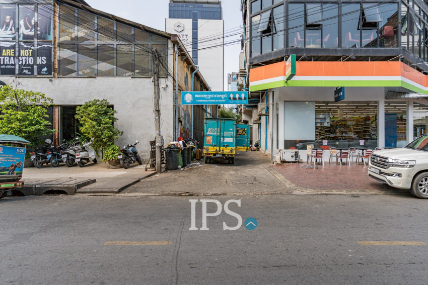 Renovated Duplex 3 Bedroom For Rent - Phsar Kandal 1, Phnom Penh