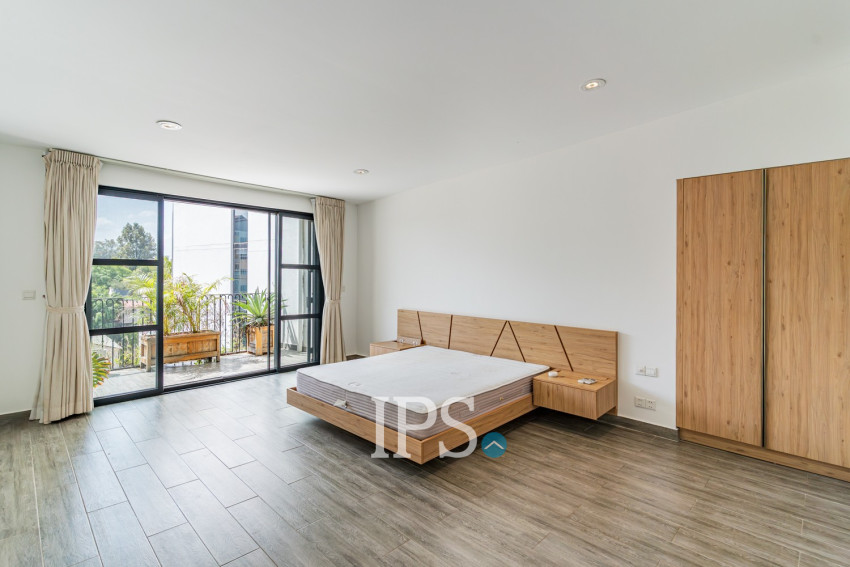 Renovated Duplex 3 Bedroom For Rent - Phsar Kandal 1, Phnom Penh
