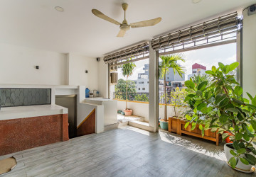Renovated Duplex 3 Bedroom For Rent - Phsar Kandal 1, Phnom Penh thumbnail
