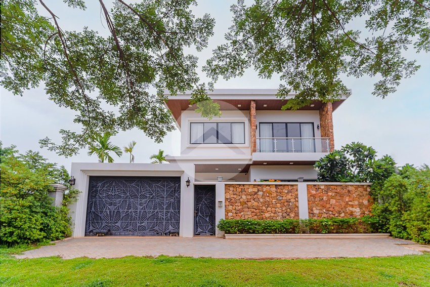 4 Bedroom Villa with Pool - Svay Dangkum, Siem Reap