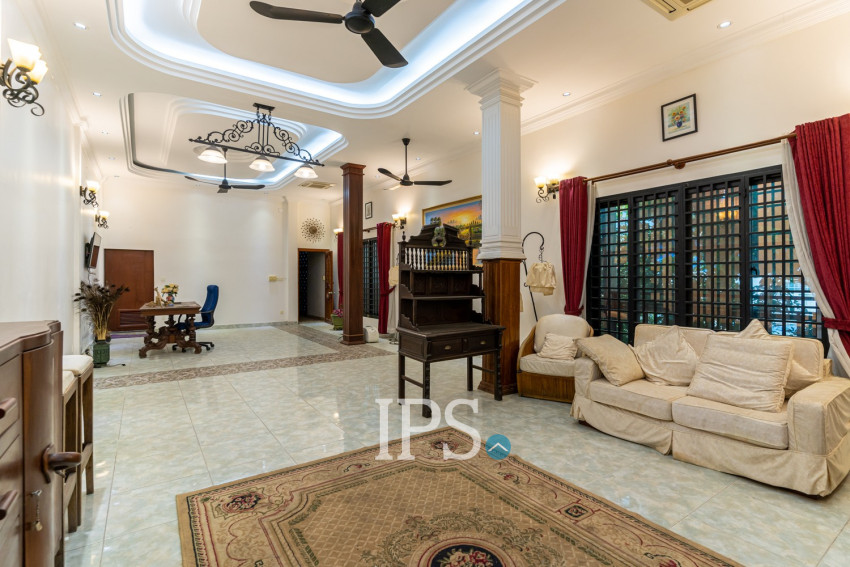 5 Bedroom Townhouse For Sale - Toul Svay Prey 1, Phnom Penh