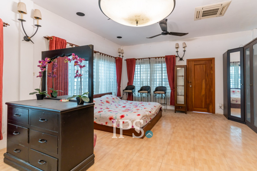 5 Bedroom Townhouse For Sale - Toul Svay Prey 1, Phnom Penh