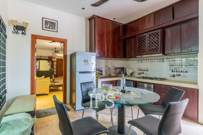 5 Bedroom Townhouse For Sale - Toul Svay Prey 1, Phnom Penh