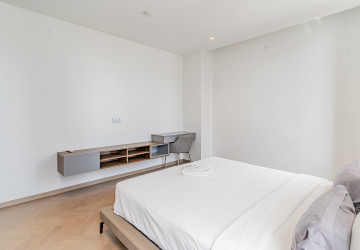 4 Bedroom Duplex Penthouse For Rent - BKK1, Phnom Penh thumbnail