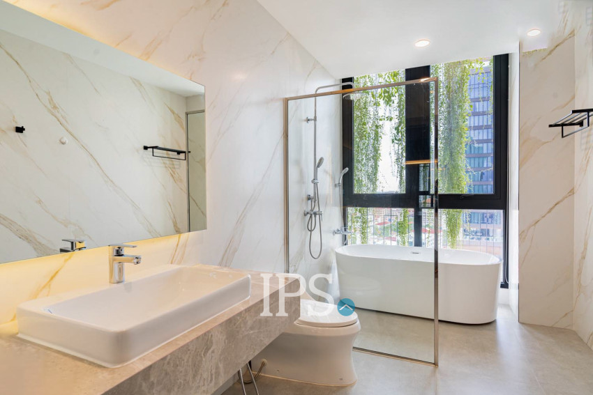 4 Bedroom Duplex Penthouse For Rent - BKK1, Phnom Penh