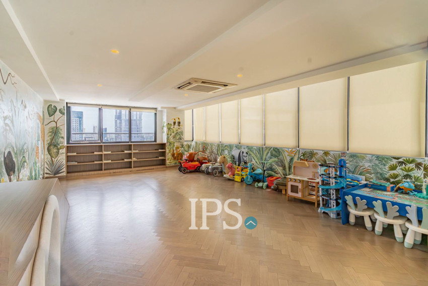 4 Bedroom Duplex Penthouse For Rent - BKK1, Phnom Penh