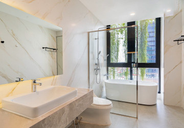 4 Bedroom Duplex Penthouse For Rent - BKK1, Phnom Penh thumbnail