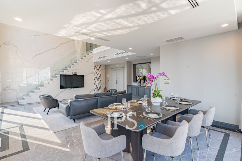 Duplex 4 Bedroom Serviced Penthouse For Rent - BKK1, Phnom Penh