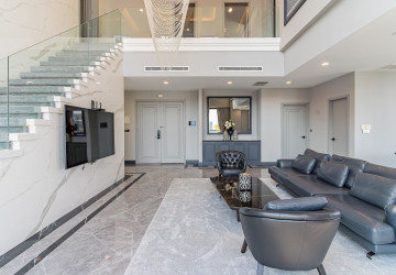 Duplex 4 Bedroom Serviced Penthouse For Rent - BKK1, Phnom Penh thumbnail