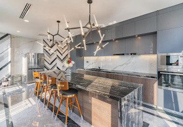 Duplex 4 Bedroom Serviced Penthouse For Rent - BKK1, Phnom Penh thumbnail